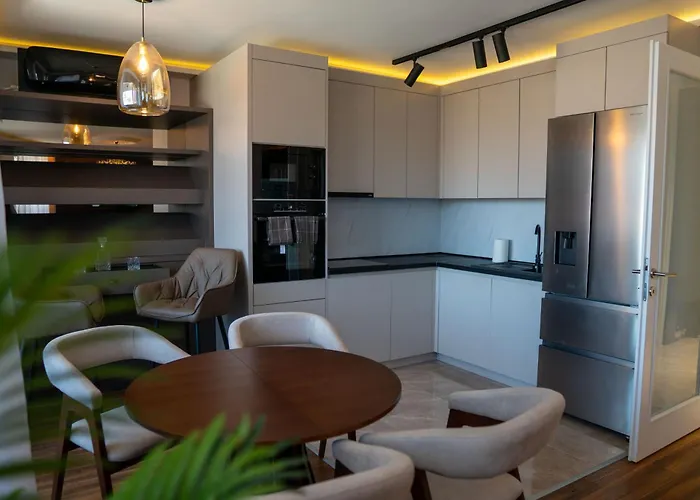 Luxury Tower-free Garage *