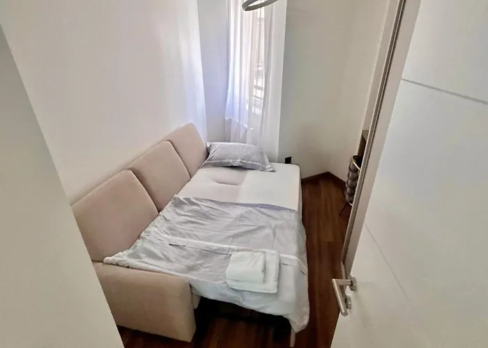 Luxury Tower-free Garage *